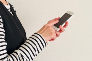 スマートフォンで予約するイメージ