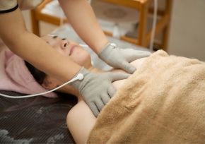 バストアップ施術イメージ